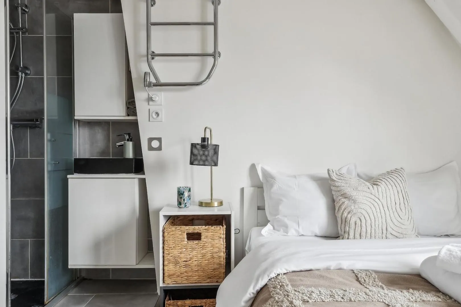 Bnbnook - Chic Studio - Steps From Les Halles & The Louvre Paris