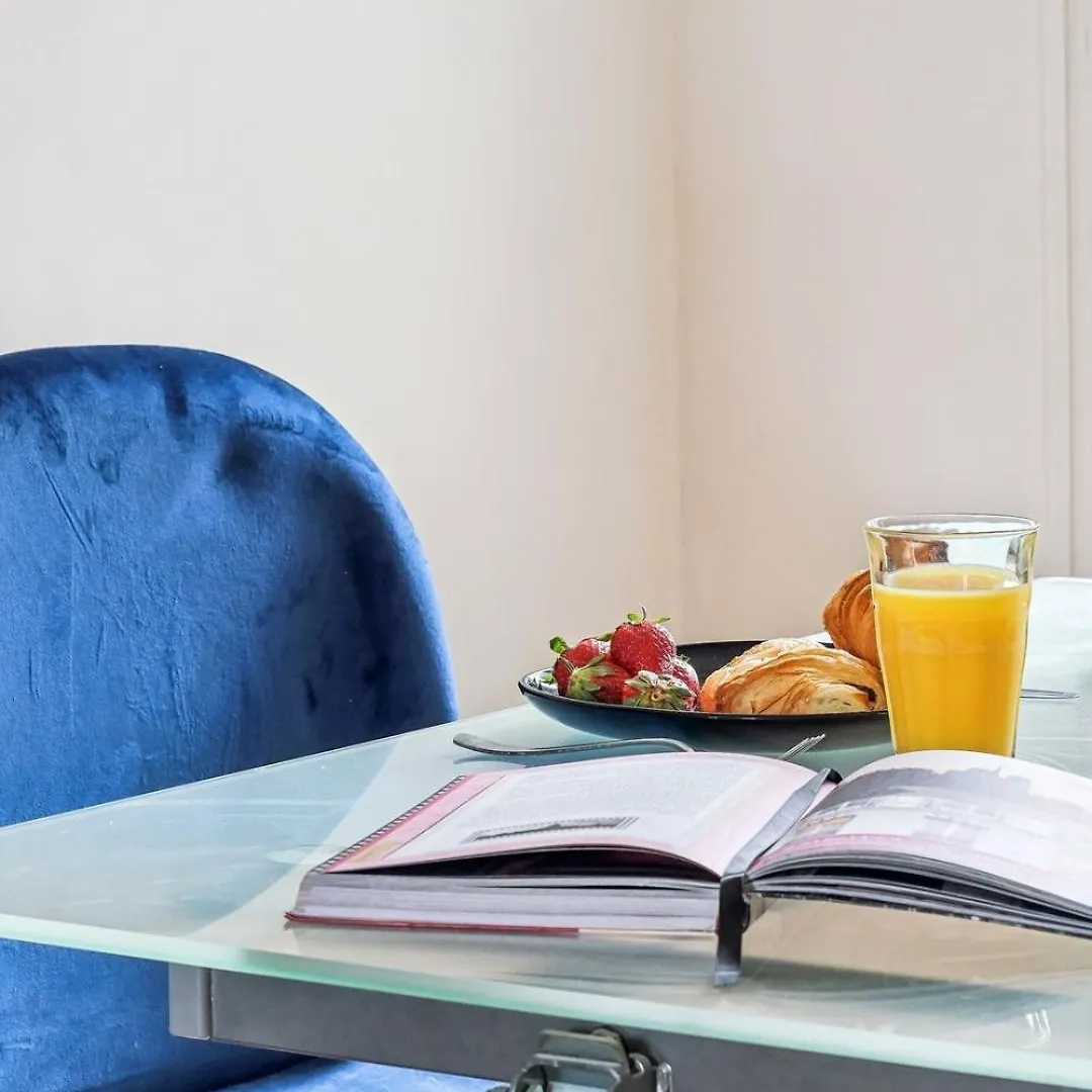 Apartment Bnbnook - Chic Studio - Steps From Les Halles & The Louvre Paris France