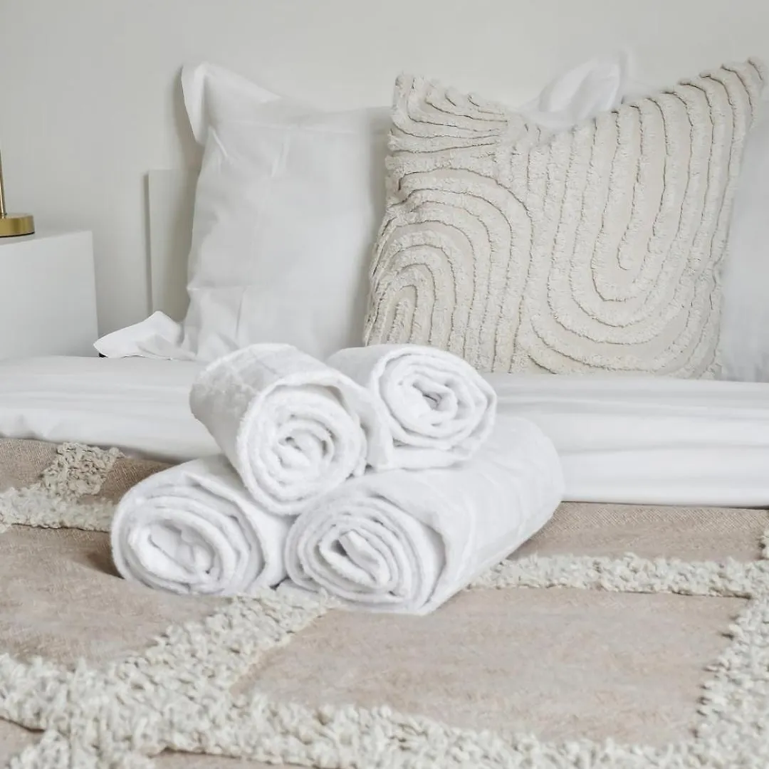 Bnbnook - Chic Studio - Steps From Les Halles & The Louvre Paris 0*,  France