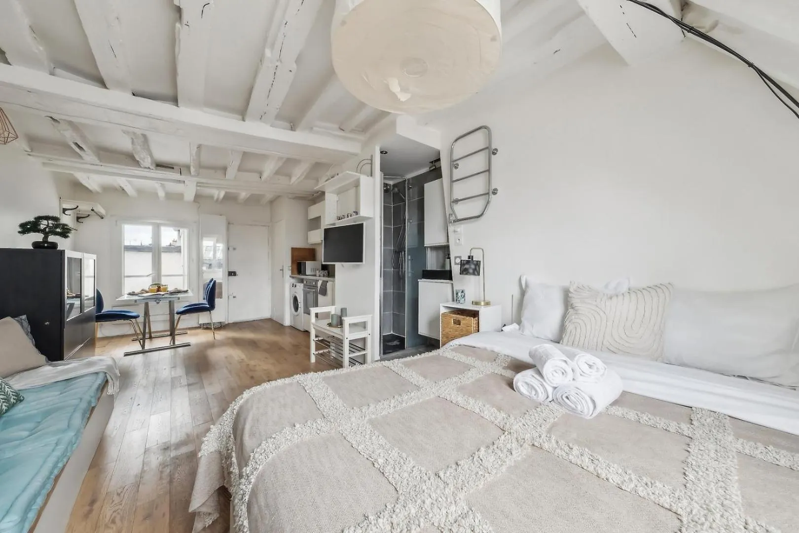 Bnbnook - Chic Studio - Steps From Les Halles & The Louvre Paris Apartment
