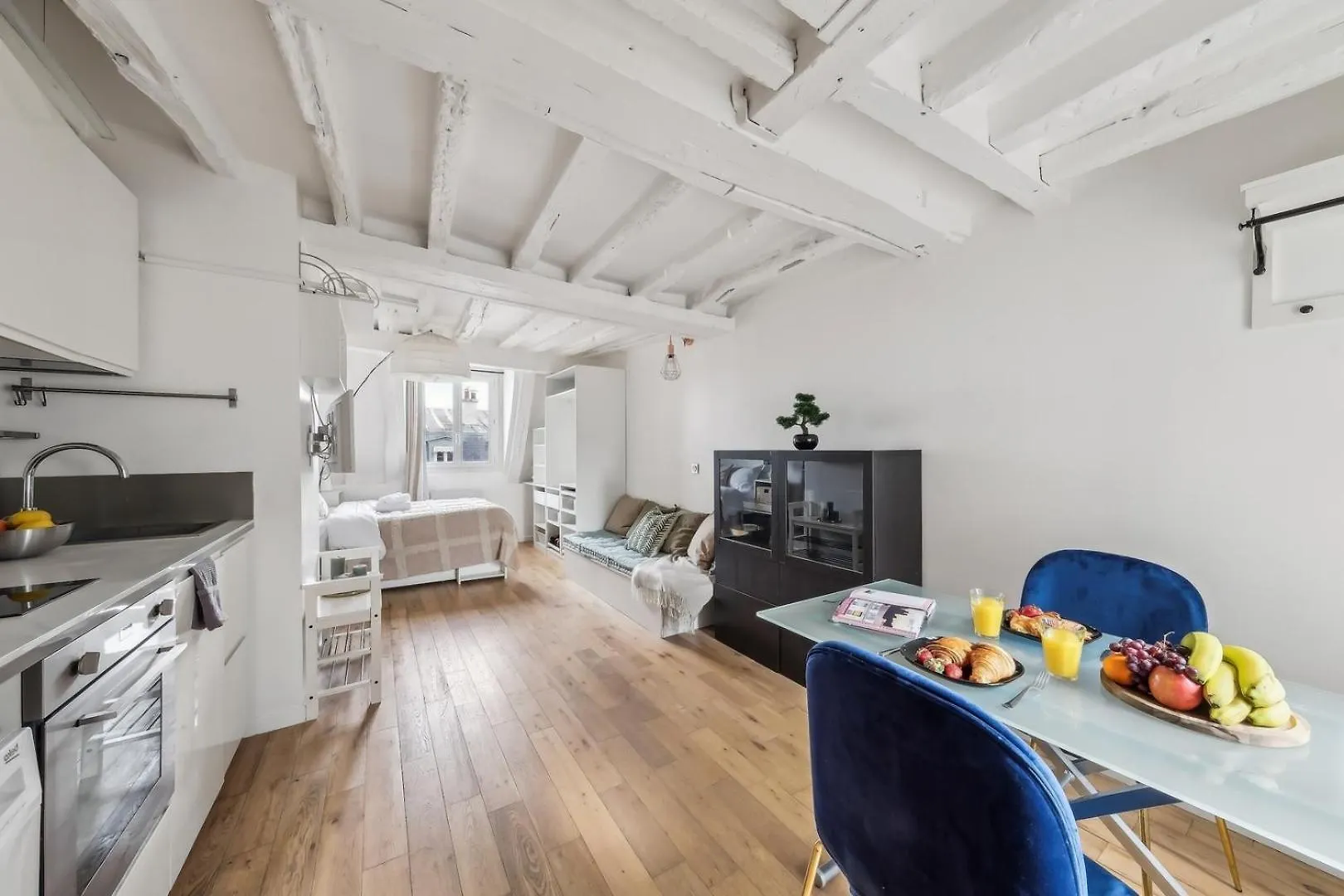Bnbnook - Chic Studio - Steps From Les Halles & The Louvre Paris France